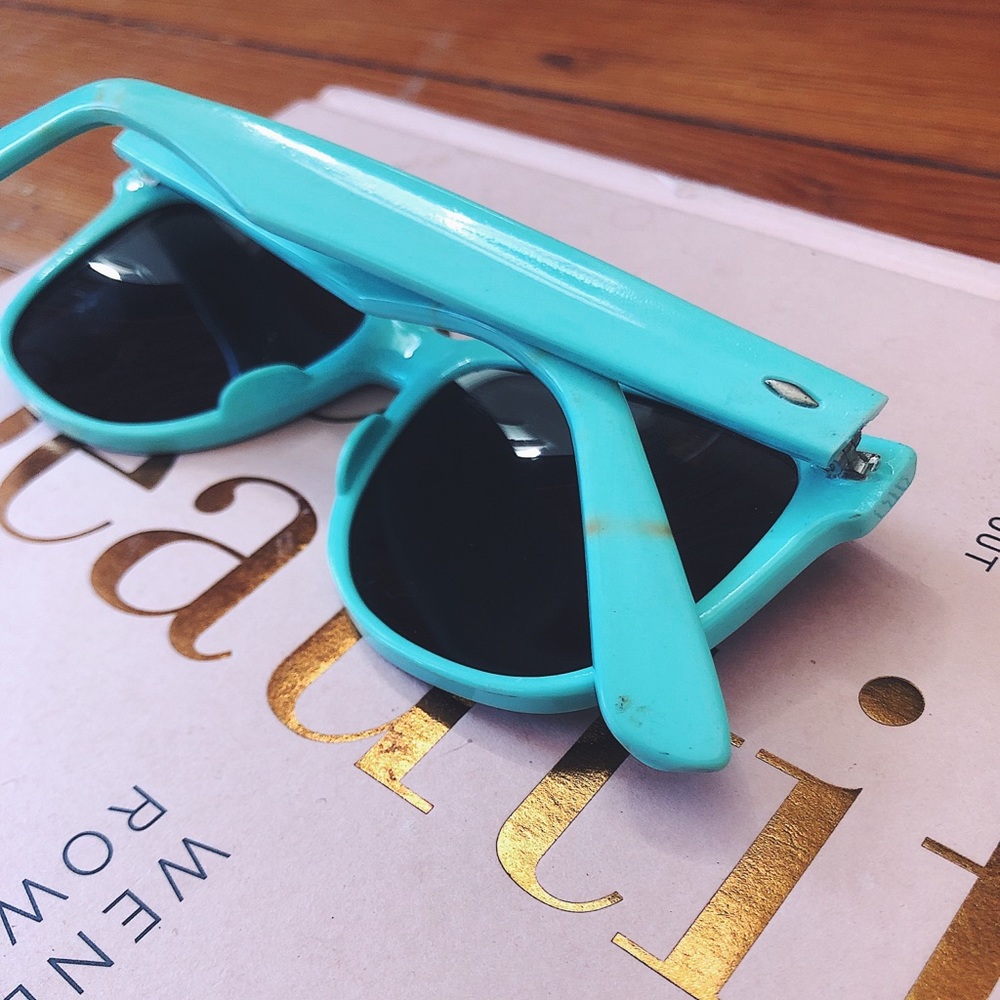 🌿 HP!! Turquoise Thick-Framed Vintage Sunnies🌿 - Picture 5 of 8